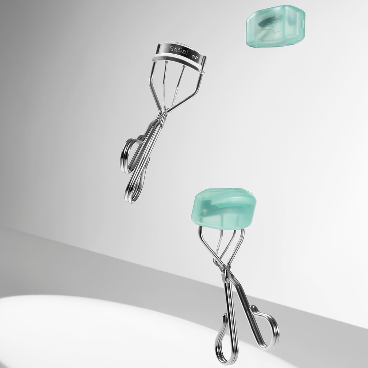 GöSol EyeLash Curler – Stainless Steel, Wide-Angle, No Pinching, Plastic Case